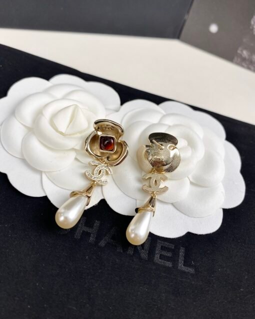 Chanel new style, red zircon inlay, camellia, water drop earrings - Image 9