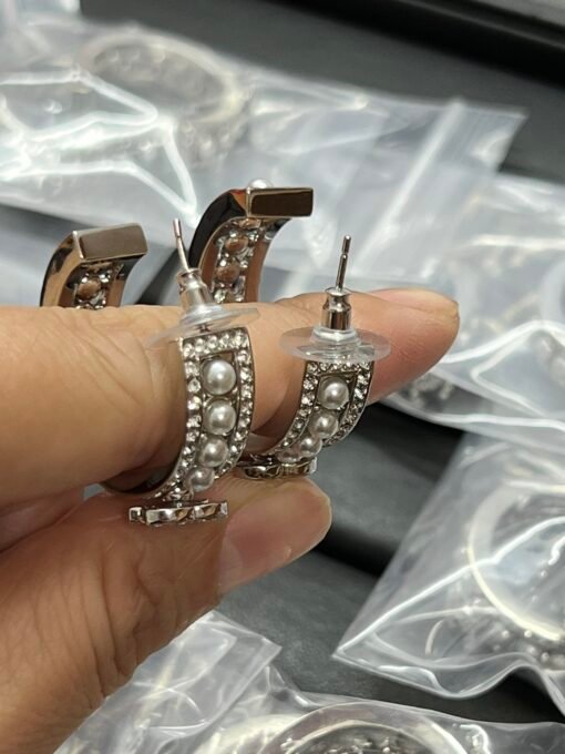Chanel new silver full diamond pearl earrings - Image 5