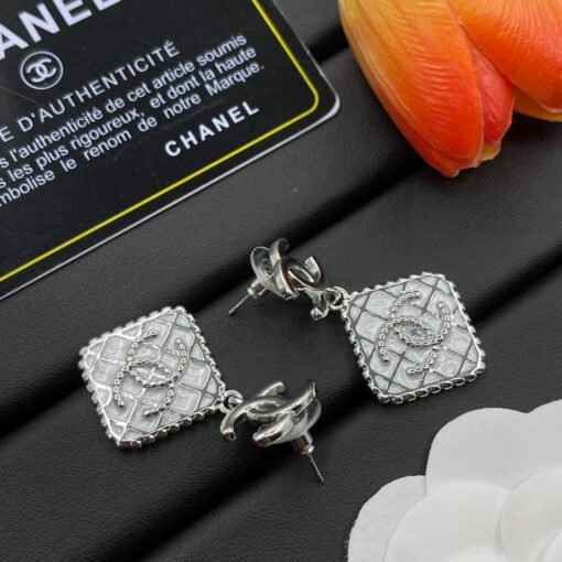 Chanel earrings - Image 3