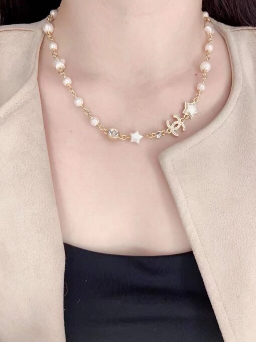 0 New product today necklace
 24C new gold rhinestone double C star pearl necklace

A beautiful and exquisite model for everyday life, full of exquisiteness
The three-dimensional and plump little stars have a very vintage flavor
Especially the texture of the concave and convex surface is very lively and cute - Image 6