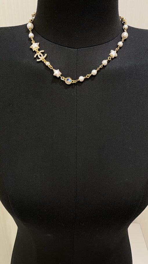 0 New product today necklace
 24C new gold rhinestone double C star pearl necklace

A beautiful and exquisite model for everyday life, full of exquisiteness
The three-dimensional and plump little stars have a very vintage flavor
Especially the texture of the concave and convex surface is very lively and cute - Image 4