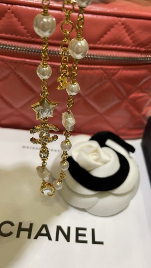 0 New product today necklace
 24C new gold rhinestone double C star pearl necklace

A beautiful and exquisite model for everyday life, full of exquisiteness
The three-dimensional and plump little stars have a very vintage flavor
Especially the texture of the concave and convex surface is very lively and cute - Image 5