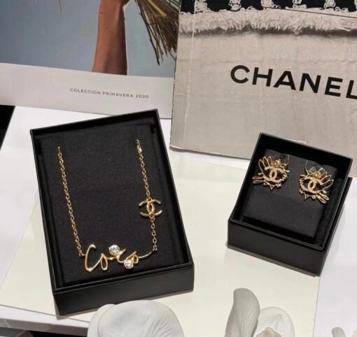 CHANE new style shiny letters round diamond zircon double C necklace