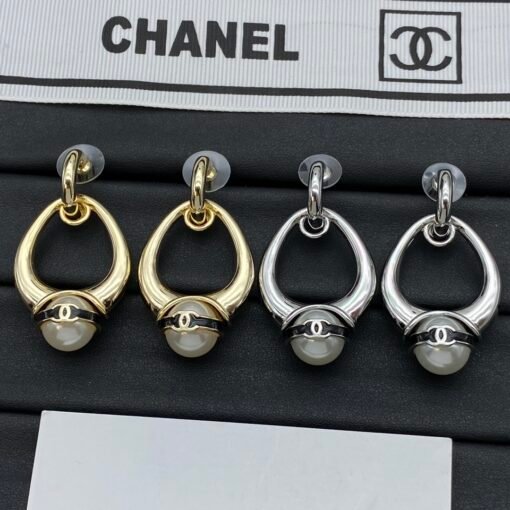 New ChanelChanel new earrings