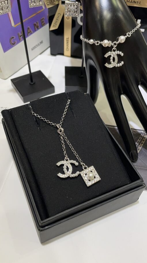 Double pendant style arrived today
 24s new pearl rhinestone hollow square double C silver necklace - Image 6