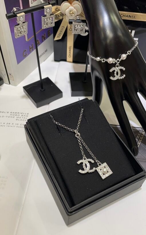 Double pendant style arrived today
 24s new pearl rhinestone hollow square double C silver necklace - Image 5