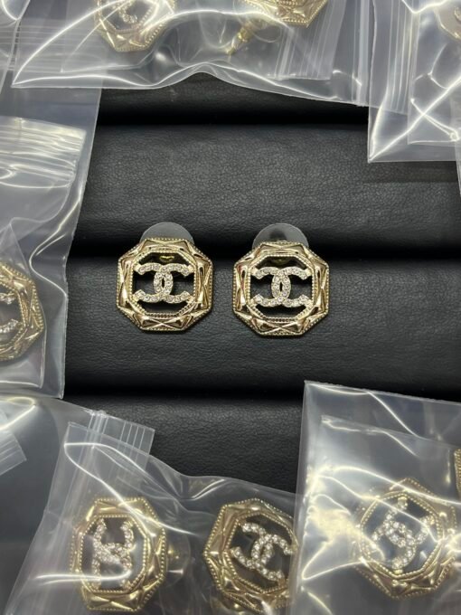 Chanel new eight-pointed double C-ring earrings