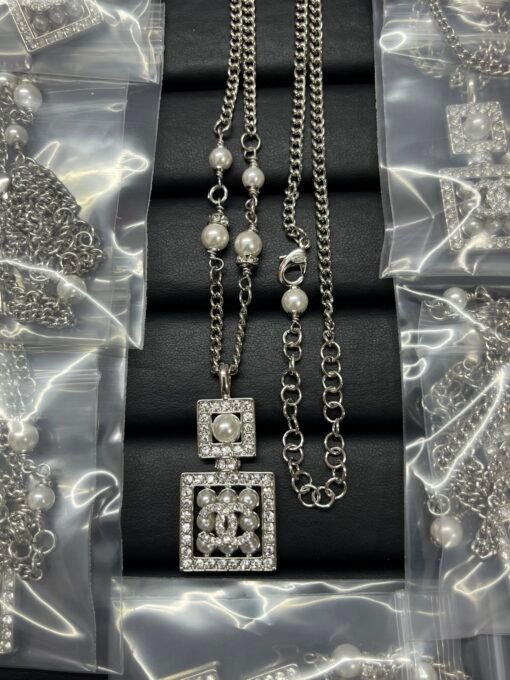 Chanel new perfume bottle square full diamond necklace