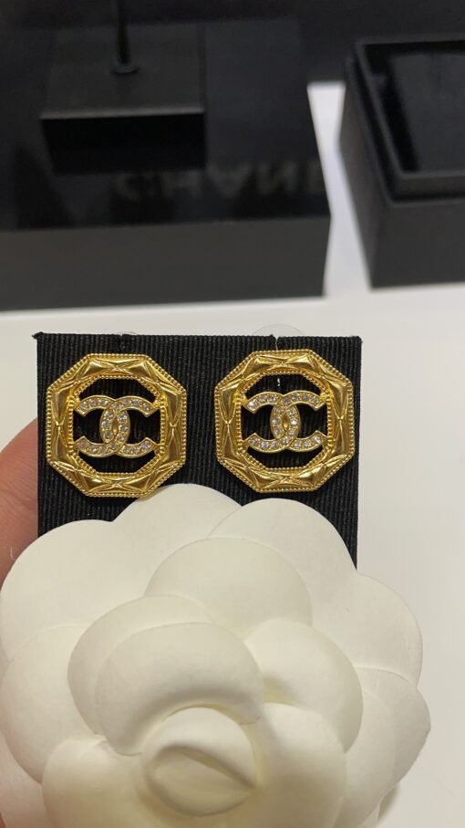 Advanced craftsmanship
 24A new gold full diamond double C diamond lattice stud earrings

Retro diamond pattern hollow octagonal shape is cute
Double C with diamonds inside is very recognizable
Simple and elegant style is super durable, with extra points for temperament