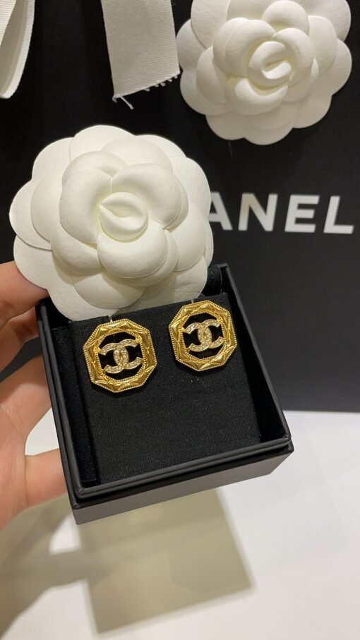 Advanced craftsmanship
 24A new gold full diamond double C diamond lattice stud earrings

Retro diamond pattern hollow octagonal shape is cute
Double C with diamonds inside is very recognizable
Simple and elegant style is super durable, with extra points for temperament - Image 7