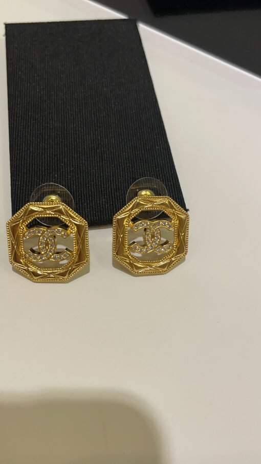 Advanced craftsmanship
 24A new gold full diamond double C diamond lattice stud earrings

Retro diamond pattern hollow octagonal shape is cute
Double C with diamonds inside is very recognizable
Simple and elegant style is super durable, with extra points for temperament - Image 3