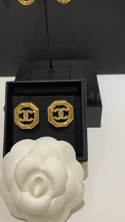 Advanced craftsmanship
 24A new gold full diamond double C diamond lattice stud earrings

Retro diamond pattern hollow octagonal shape is cute
Double C with diamonds inside is very recognizable
Simple and elegant style is super durable, with extra points for temperament - Image 5