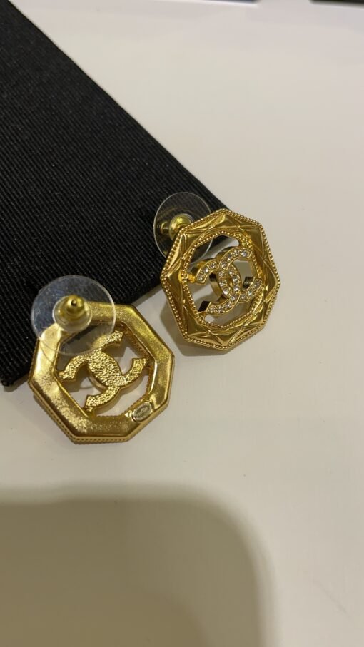 Advanced craftsmanship
 24A new gold full diamond double C diamond lattice stud earrings

Retro diamond pattern hollow octagonal shape is cute
Double C with diamonds inside is very recognizable
Simple and elegant style is super durable, with extra points for temperament - Image 4