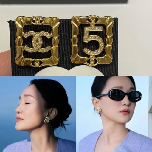 The same style as Zhou Xun 24A new gold full diamond double C number hollow square earrings

The embossed pattern of small golden squares is full of retro feel
Double C and inside are well-recognized
Simple and elegant style is super durable, with extra points for temperament - Image 9
