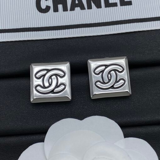 Chanel new earrings - Image 4
