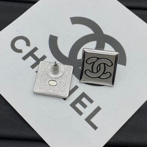 Chanel new earrings - Image 6