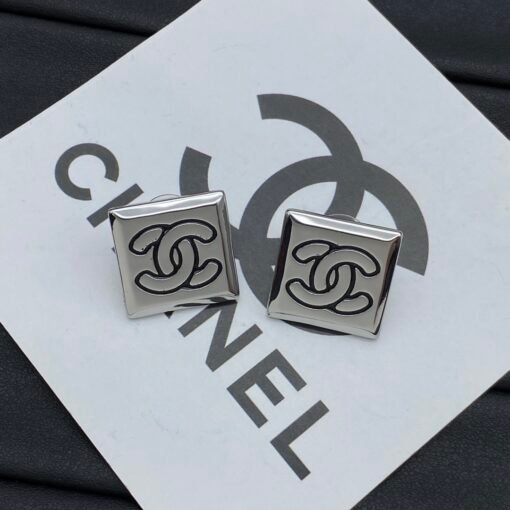 Chanel new earrings - Image 3