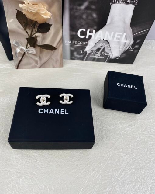 Chanel new style white resin double C earrings - Image 2