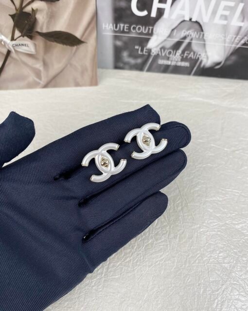 Chanel new style white resin double C earrings - Image 5