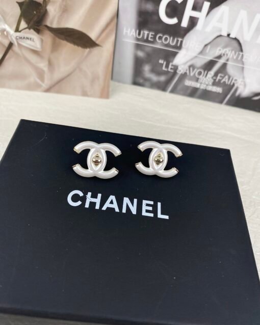 Chanel new style white resin double C earrings - Image 3