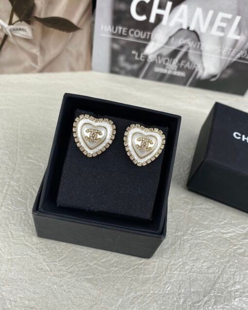 Chanel new style white peach heart resin diamond-set earrings