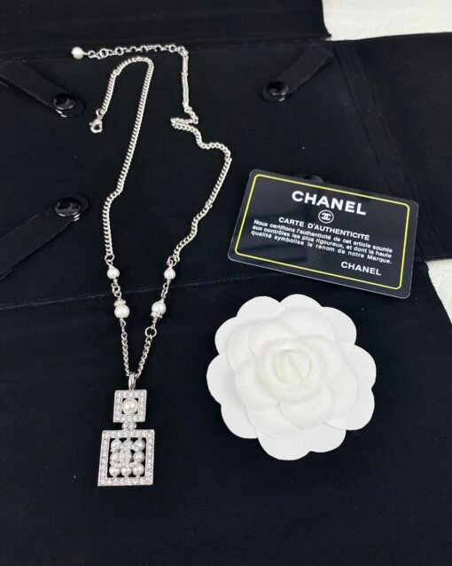 Chanel new style perfume bottle pearl diamond inlaid silver square necklace - Image 2