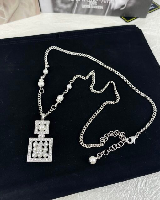 Chanel new style perfume bottle pearl diamond inlaid silver square necklace - Image 3