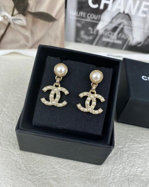 Chanel new style pearl diamond-set double C pendant earrings