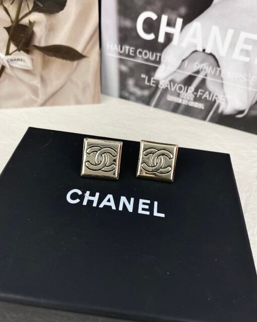 Chanel new style glossy double C square earrings