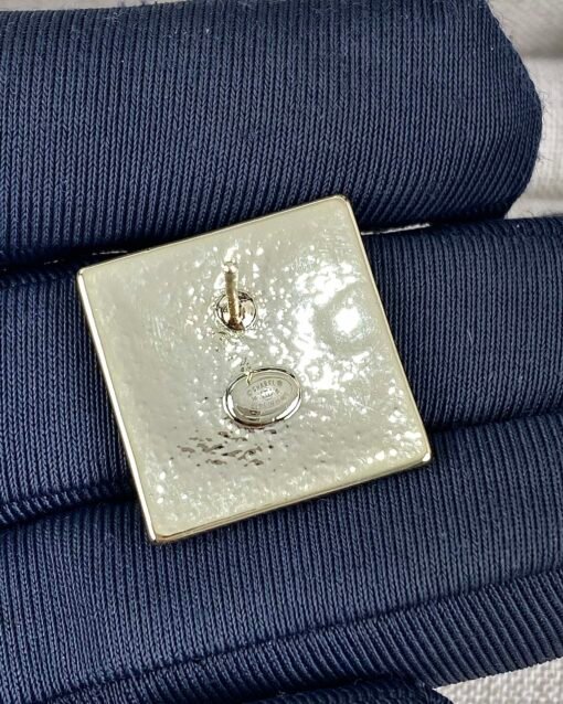 Chanel new style glossy double C square earrings - Image 7