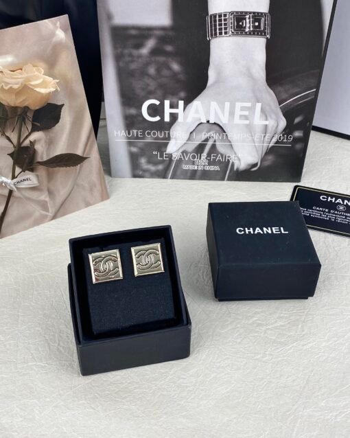 Chanel new style glossy double C square earrings - Image 4