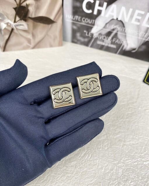 Chanel new style glossy double C square earrings - Image 9