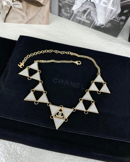Chanel new style, high-end heavy industry luxury version, triangle △ diamond-set geometric necklace