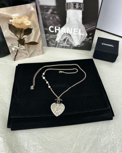 Chanel new style love heart plaid glossy diamond inlaid black diamond double C long necklace - Image 9
