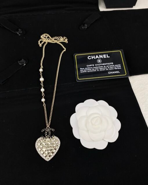 Chanel new style love heart plaid glossy diamond inlaid black diamond double C long necklace - Image 6