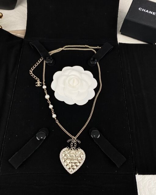 Chanel new style love heart plaid glossy diamond inlaid black diamond double C long necklace - Image 5