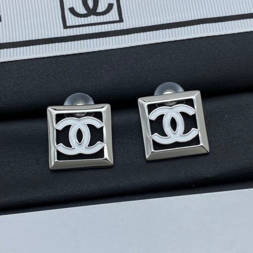 Chanel new earrings - Image 4