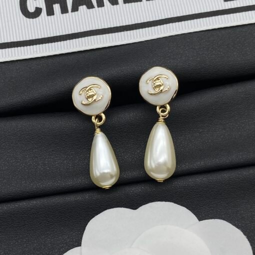 Chanel new earrings - Image 4