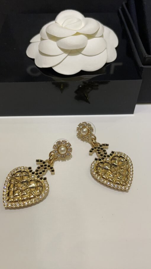 24A new black diamond double C gold diamond plaid heart pendant earrings - Image 5