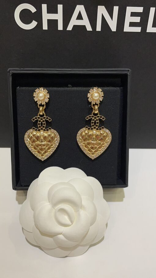 24A new black diamond double C gold diamond plaid heart pendant earrings - Image 3