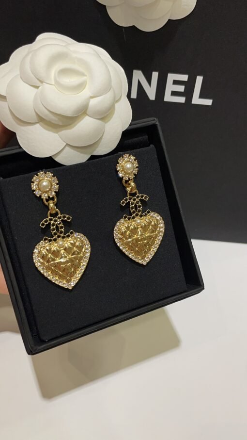 24A new black diamond double C gold diamond plaid heart pendant earrings