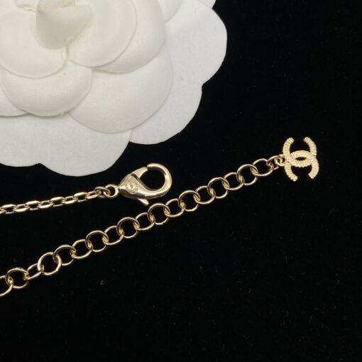 Chanel Double C Five-pointed Star Necklace
A look of heart moves
Gentle and elegant five-pointed star combination is really beautiful - Image 6