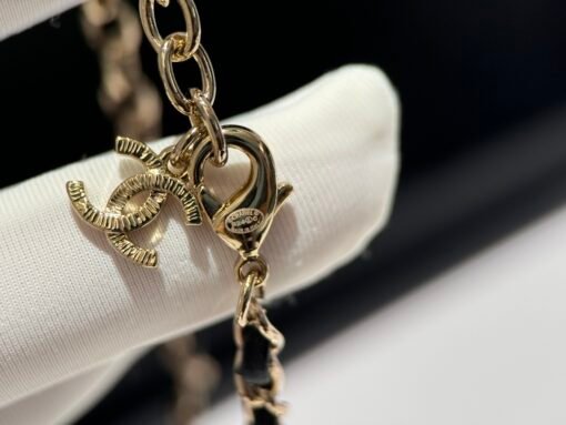 Chanel 24a new model
Light gold black LOGO square leather necklace - Image 8