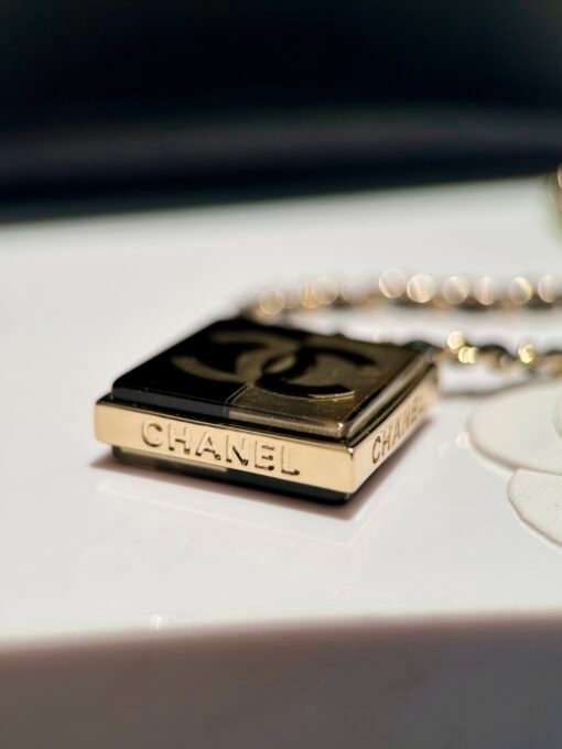 Chanel 24a new model
Light gold black LOGO square leather necklace - Image 9