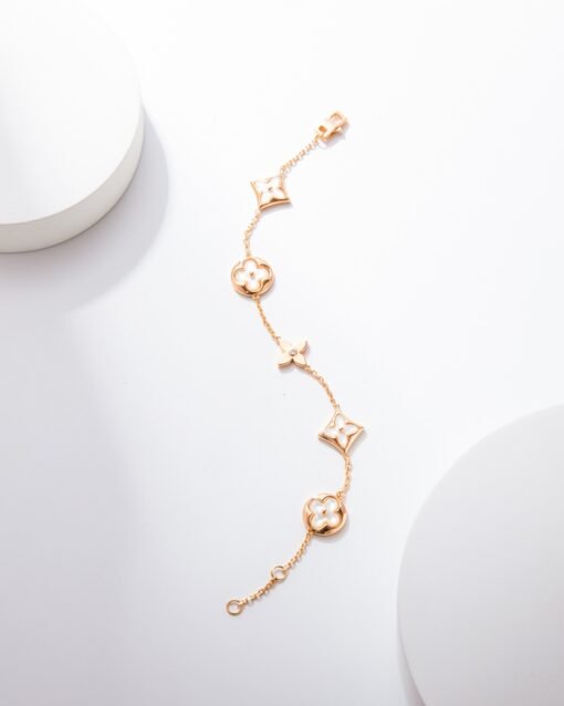 LV Color Blossom Series White Mother-of-Pearl Five-Flower Bracelet - Image 5