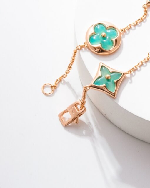 LV Color Blossom Series White Mother-of-Pearl Five-Flower Bracelet - Image 9