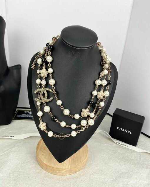 CHANE Chanel 24B new three-layer small flower black and white pearl necklace - Image 5