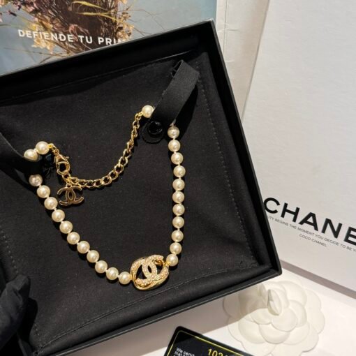 Chanel 24A Handicraftshop Series Jewelry New
Chanel White Beads LOGO Metal Short Chain
Square pearl necklace - Image 3