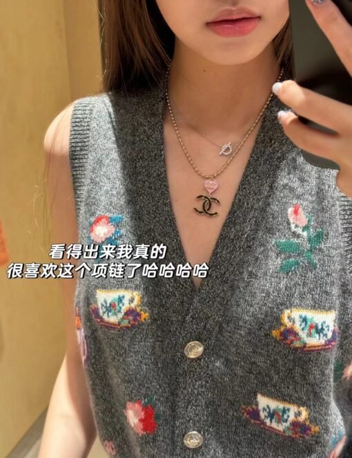 A new black enamel double C pink love light gold necklace - Image 9