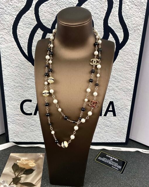 Chanel  new style ball resin black bead white bead necklace sweater chain - Image 7